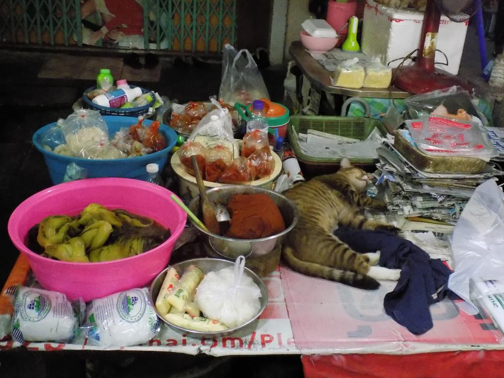 The Oasis Hostel (Adults Only) Bangkok Eksteriør bilde